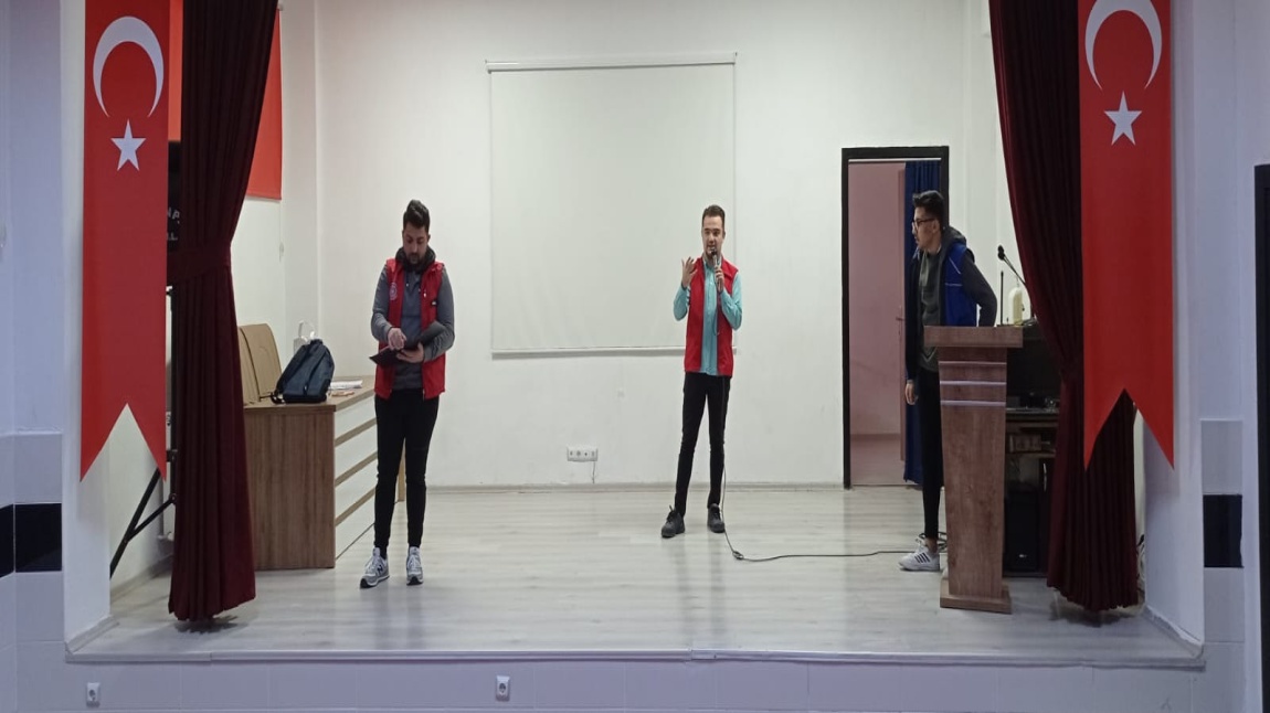 Gülşehir Gençlik Merkezi Tarafından Öğrencilerimize Bilgilendirme Yapıldı